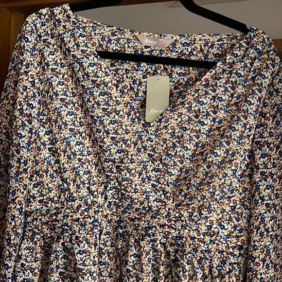 Floral Bohemian Dress with Sleeves! - Picture 5 of 10